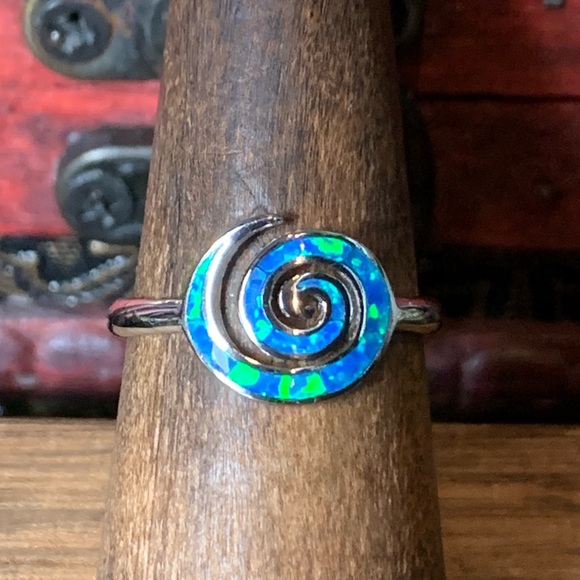 🌹NWT Sterling silver/ blue Zuni opal spiral ring